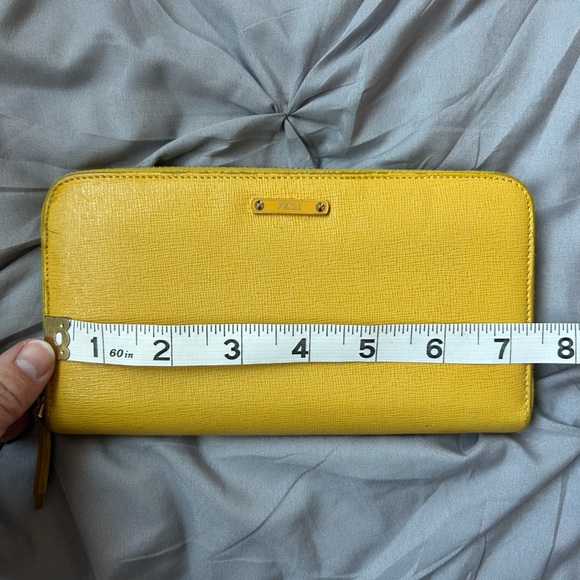 Fendi wallet w/ Certificate of Authentication - Picture 11 of 12